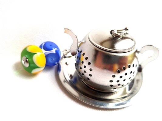 Théière et boule à thé-Infuseur insolite